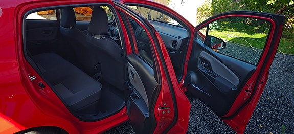 Toyota Yaris 18 of 26