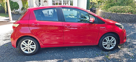 Toyota Yaris 13 of 26