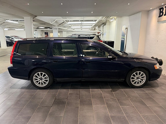 Volvo V70 9 of 16