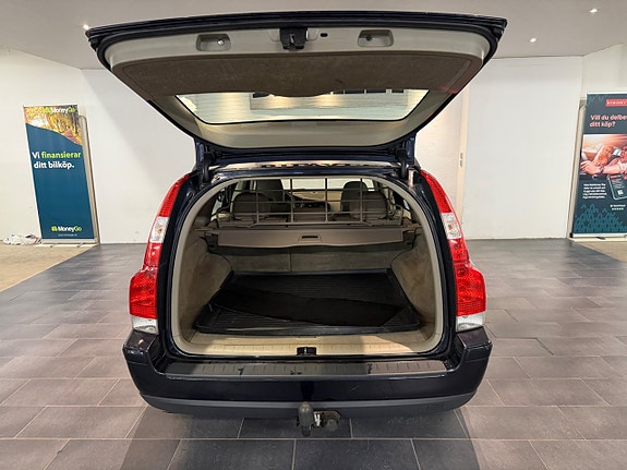 Volvo V70 6 of 16