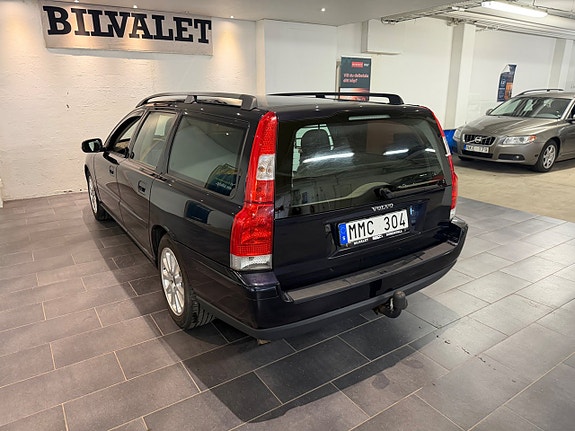 Volvo V70 4 of 16