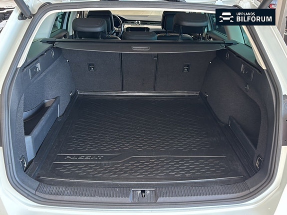 Volkswagen Passat Alltrack 14 of 18