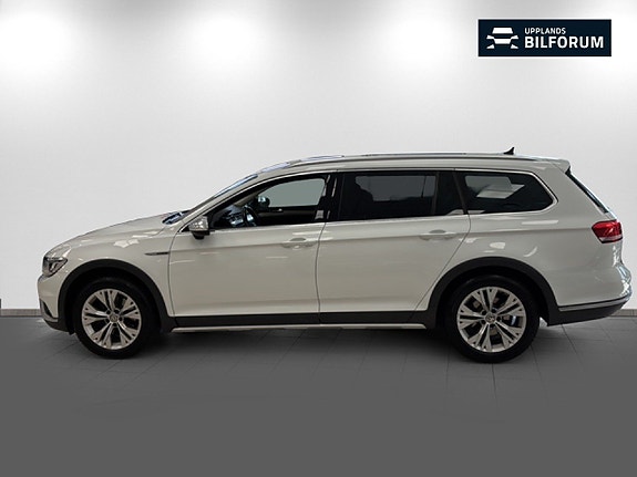 Volkswagen Passat Alltrack 4 of 18