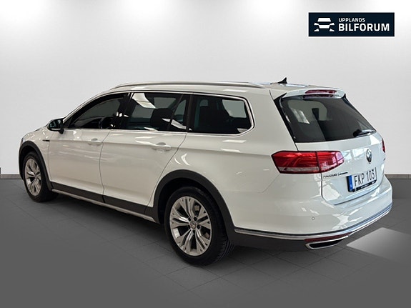 Volkswagen Passat Alltrack 6 of 18