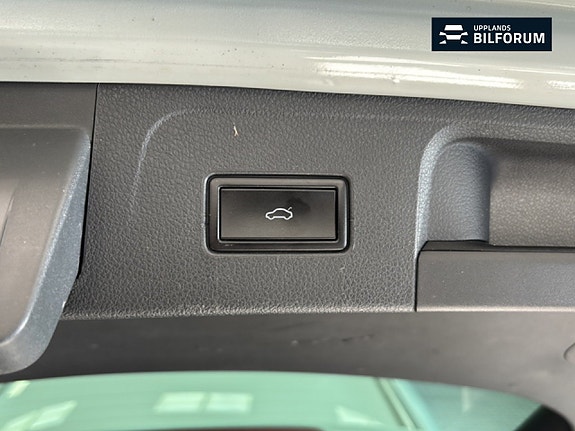 Volkswagen Passat Alltrack 15 of 18