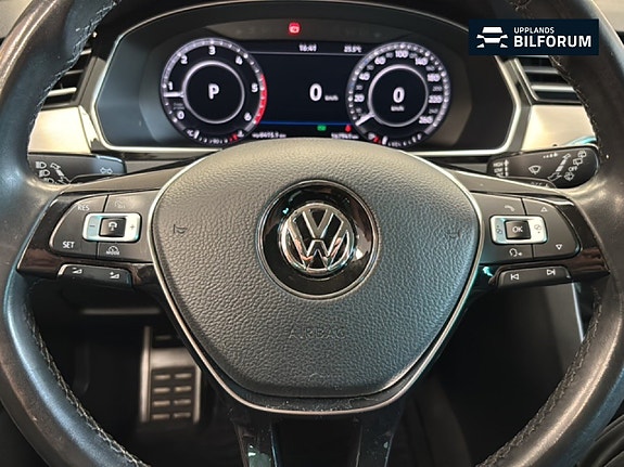 Volkswagen Passat Alltrack 17 of 18