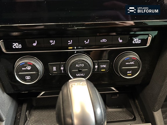 Volkswagen Passat Alltrack 13 of 18