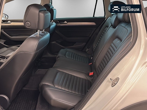 Volkswagen Passat Alltrack 9 of 18