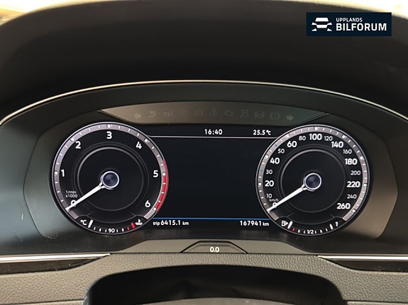 Volkswagen Passat Alltrack 10 of 18