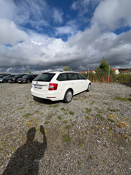 Skoda Octavia 3 of 6