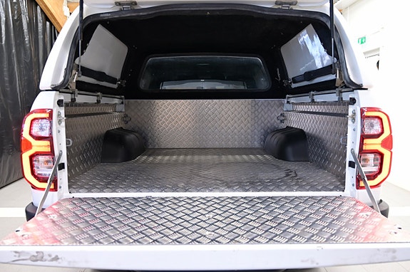 Toyota HiLux 7 of 22