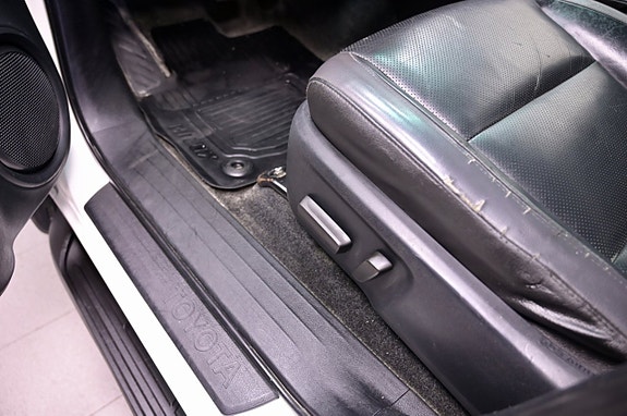 Toyota HiLux 15 of 22