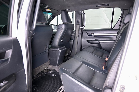 Toyota HiLux 8 of 22