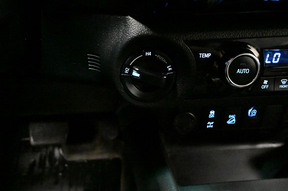 Toyota HiLux 19 of 22