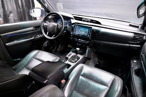 Toyota HiLux 10 of 22