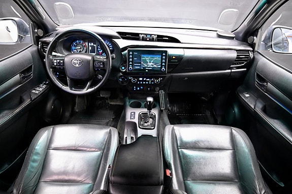 Toyota HiLux 12 of 22