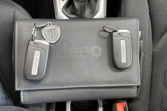 Jeep Renegade 26 of 27