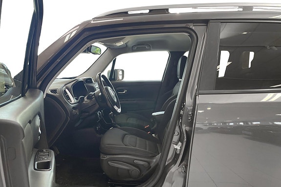 Jeep Renegade 13 of 27