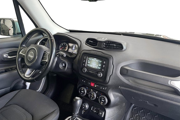 Jeep Renegade 16 of 27