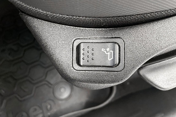 Jeep Renegade 20 of 27