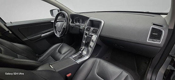 Volvo XC60 8 of 9