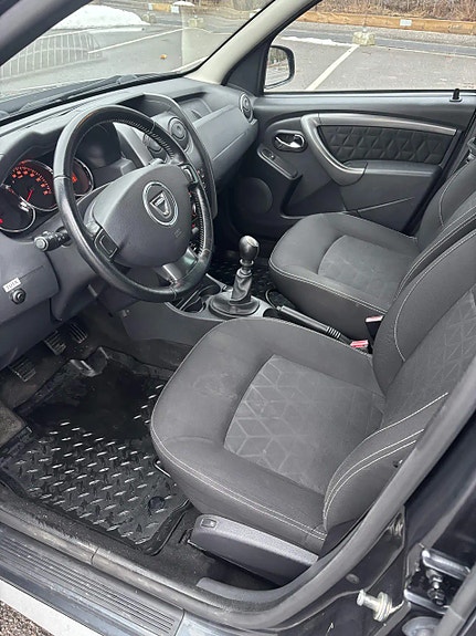 Dacia Duster 8 of 12
