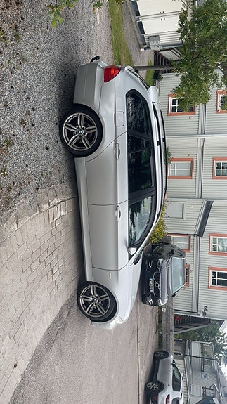 BMW 320i 7 of 7