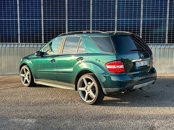 Mercedes-Benz ML320 5 of 18