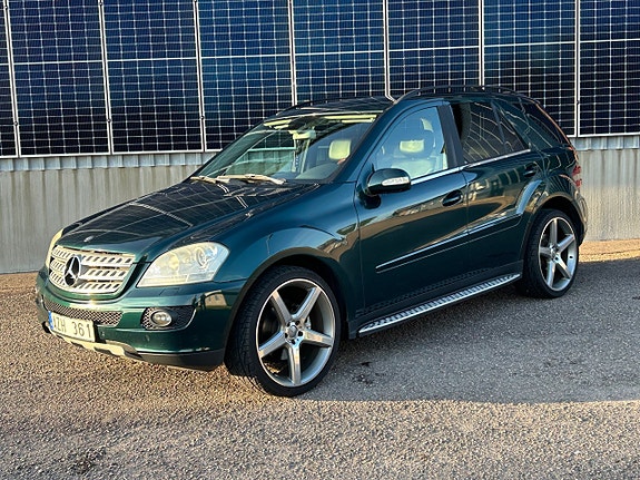 Mercedes-Benz ML320 7 of 18
