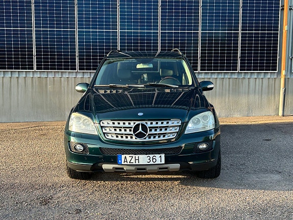 Mercedes-Benz ML320 8 of 18