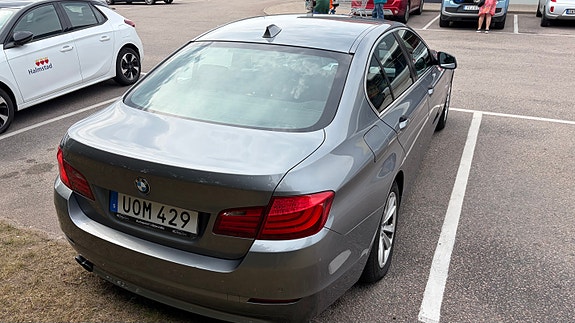 BMW 523i 3 of 13