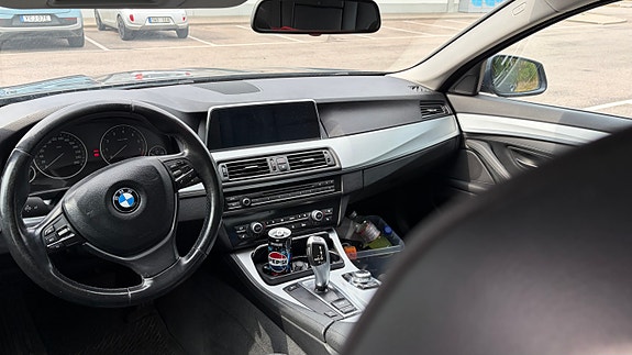 BMW 523i 9 of 13