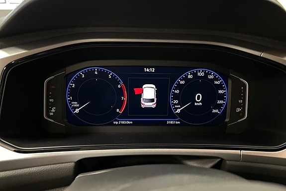 Volkswagen T-Roc 12 of 15