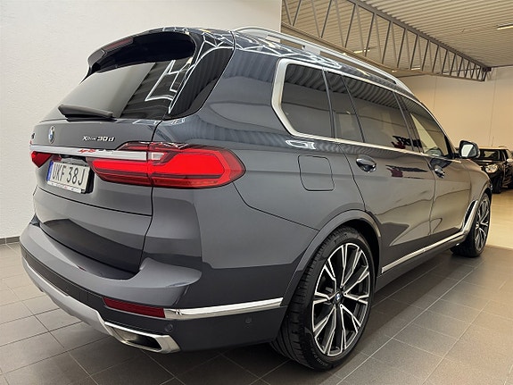 BMW X7 3 of 27
