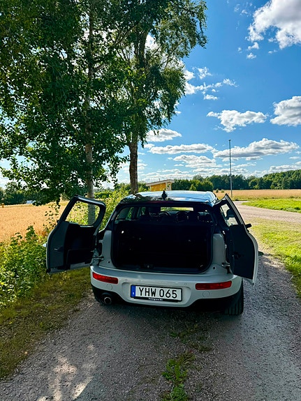 MINI Cooper 4 of 5