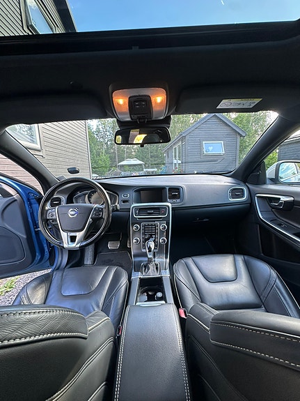 Volvo S60 10 of 14