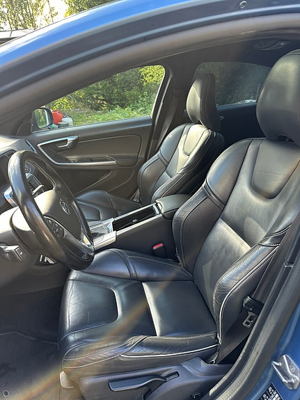 Volvo S60 8 of 14