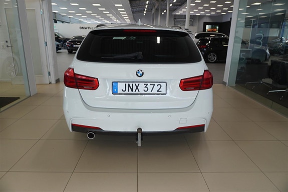 BMW 318d 5 of 12