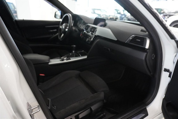 BMW 318d 10 of 12