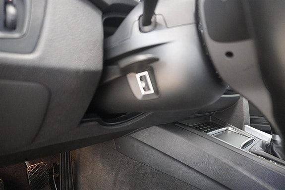 BMW 318d 9 of 12