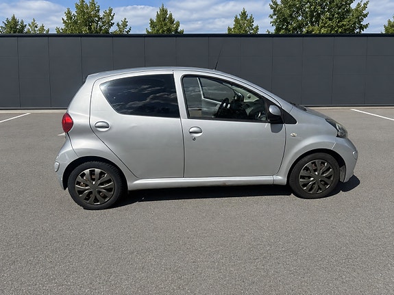 Toyota Aygo 2 of 4