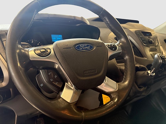 Ford Transit Custom 12 of 15