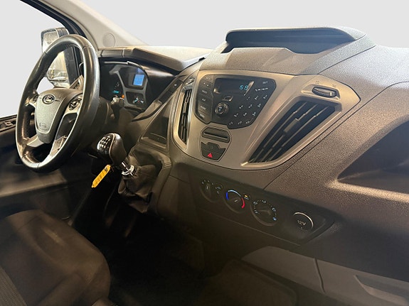 Ford Transit Custom 15 of 15
