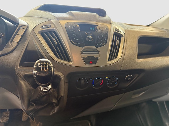 Ford Transit Custom 13 of 15