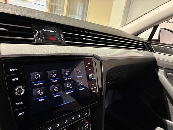 Volkswagen Passat 7 of 14