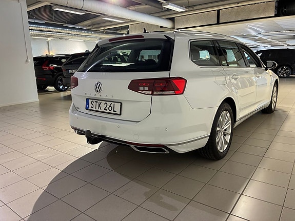 Volkswagen Passat 11 of 14
