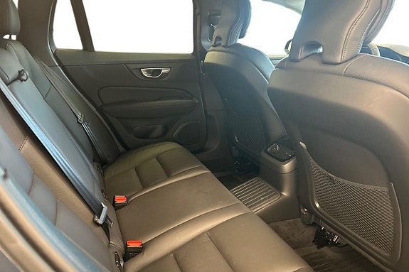 Volvo V60 22 of 30