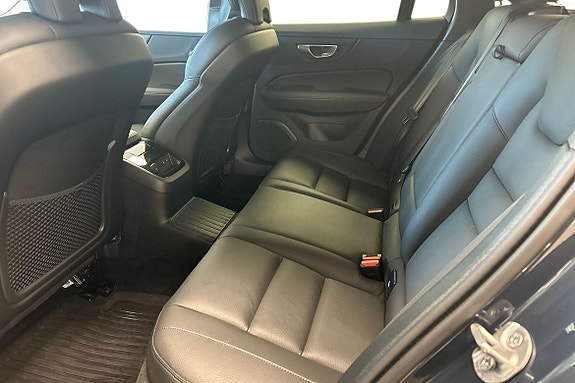 Volvo V60 23 of 30