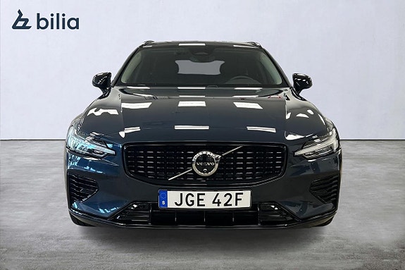 Volvo V60 2 of 30