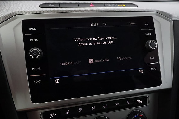 Volkswagen Passat 28 of 30